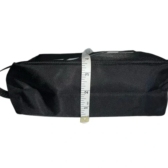 NWOT Official UFC toiletry bag - Picture 6 of 9